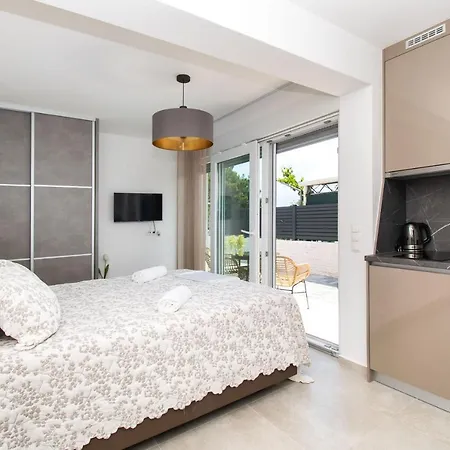 Daire Apartments Villa Ljubas *