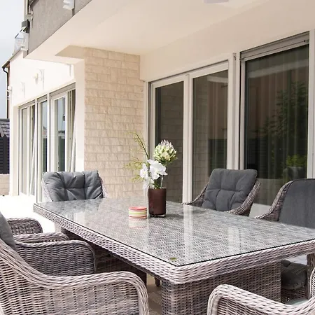Daire Apartments Villa Ljubas