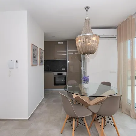 Apartments Villa Ljubas Srima