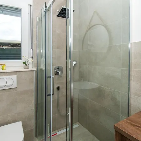 Daire Apartments Villa Ljubas *