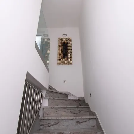 Apartments Villa Ljubas Srima