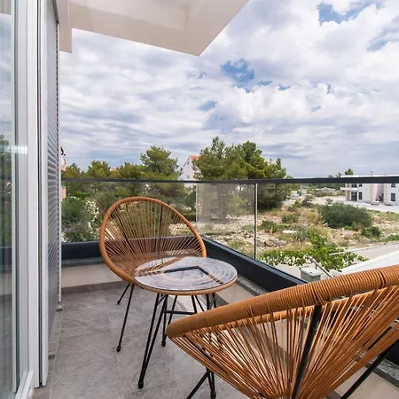 Daire Apartments Villa Ljubas Srima