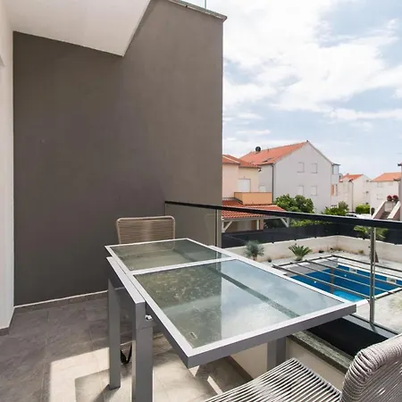 Apartments Villa Ljubas Srima