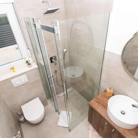 Daire Apartments Villa Ljubas *