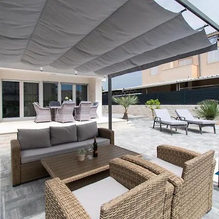 Apartments Villa Ljubas *