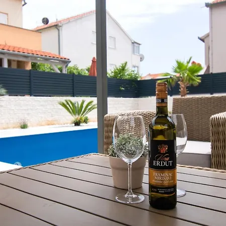 Daire Apartments Villa Ljubas