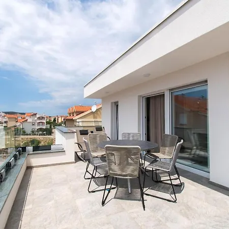Apartments Villa Ljubas Srima