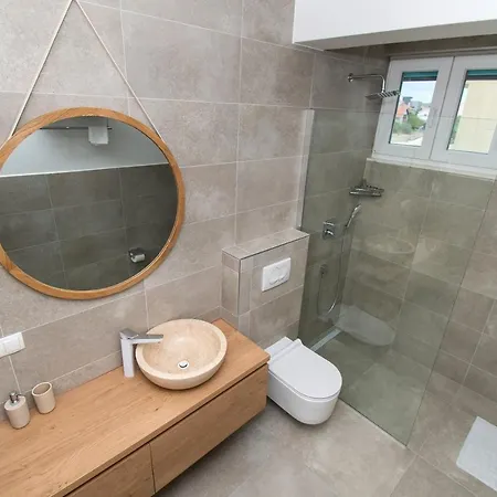 Daire Apartments Villa Ljubas *