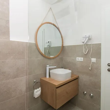 Apartments Villa Ljubas * Srima
